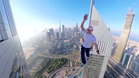 Champion slackliner Roose conquers highline between Dubai towers