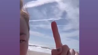 Nicole Shanahan posts video of the massive Chemtrails above her head