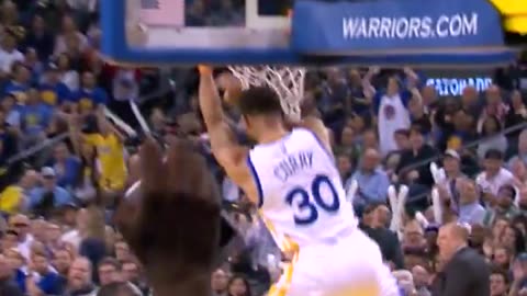 NBA - Steph's 1st dunk in 6 years was Saturday night... Here are the BEST DUNKS