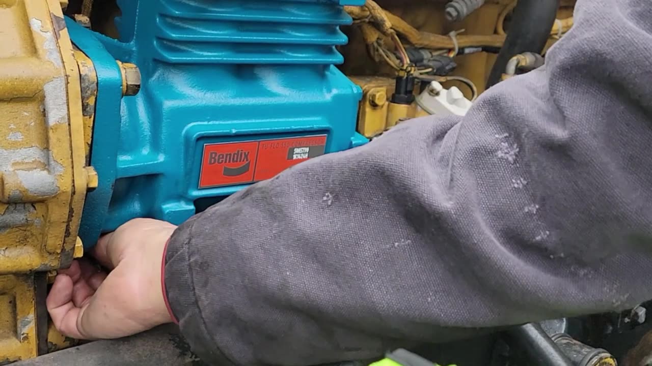 REFURBISHED BENDIX FREIGHTLINER AIR COMPRESSOR INSTALL