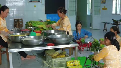 Cook Tet cake for Tet, everyone