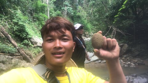 Let me take you to see natural water in Laos.