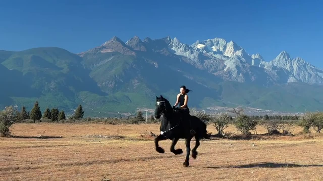 Lijiang is the first dream of many people who long for faraway places