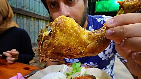 Indonesia Smackdown Chicken! 🇮🇩 AYAM PENYET in Medan