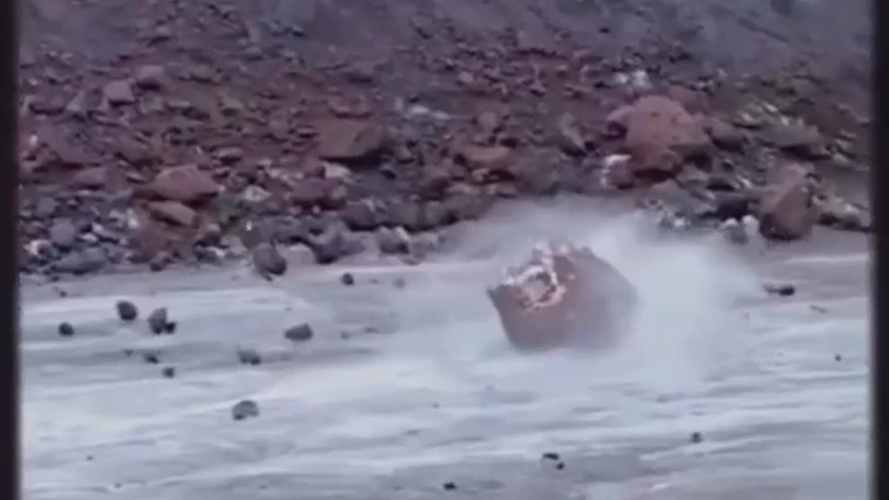 Narrow Escape on Mount Elbrus! 🪨🏔️😱