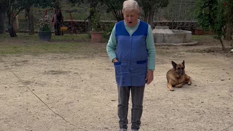 82-Year-Old Woman's Jump Rope Skills