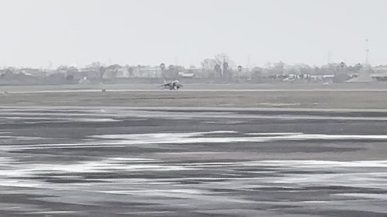 Harrier AV-8 fighter Jet takeoff