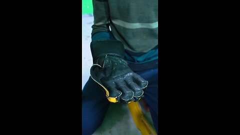 How Wicket-Keeping Gloves Are Designed to tackle 150 kph leather ball