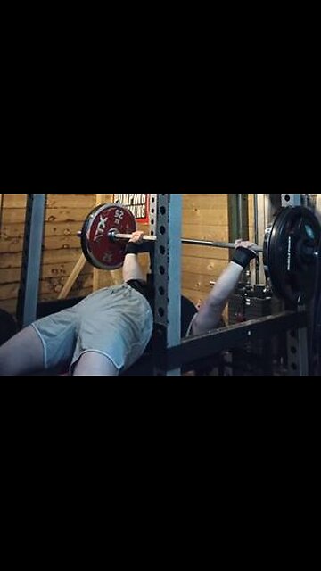 122.5 Kg Paused Bench Press double. Off-day, but still a PR!
