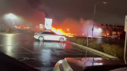 Horrible scene after plane crash in Philly; at least 6 onboard dead, per reports