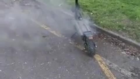 An E-Scooter's Battery Explodes and Burns