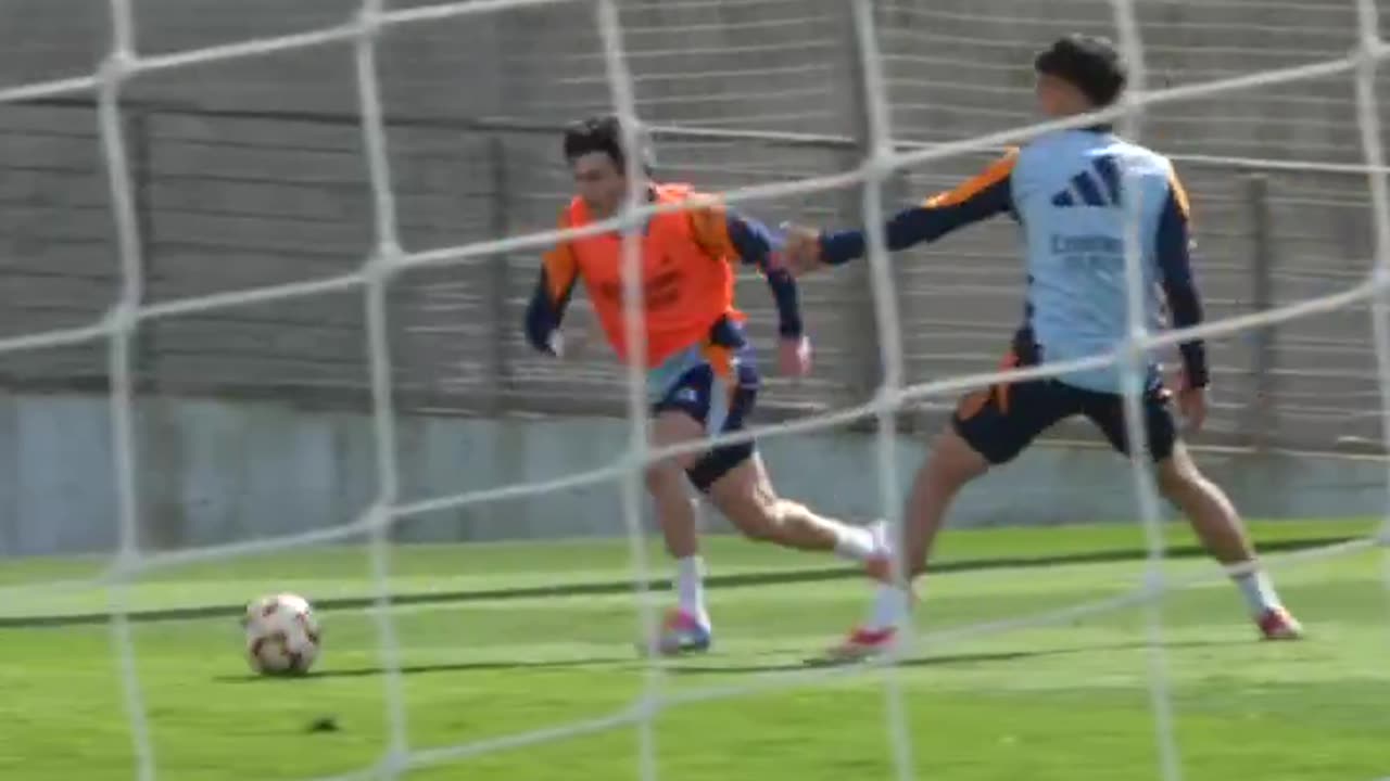 Real Madrid first training session of the week!