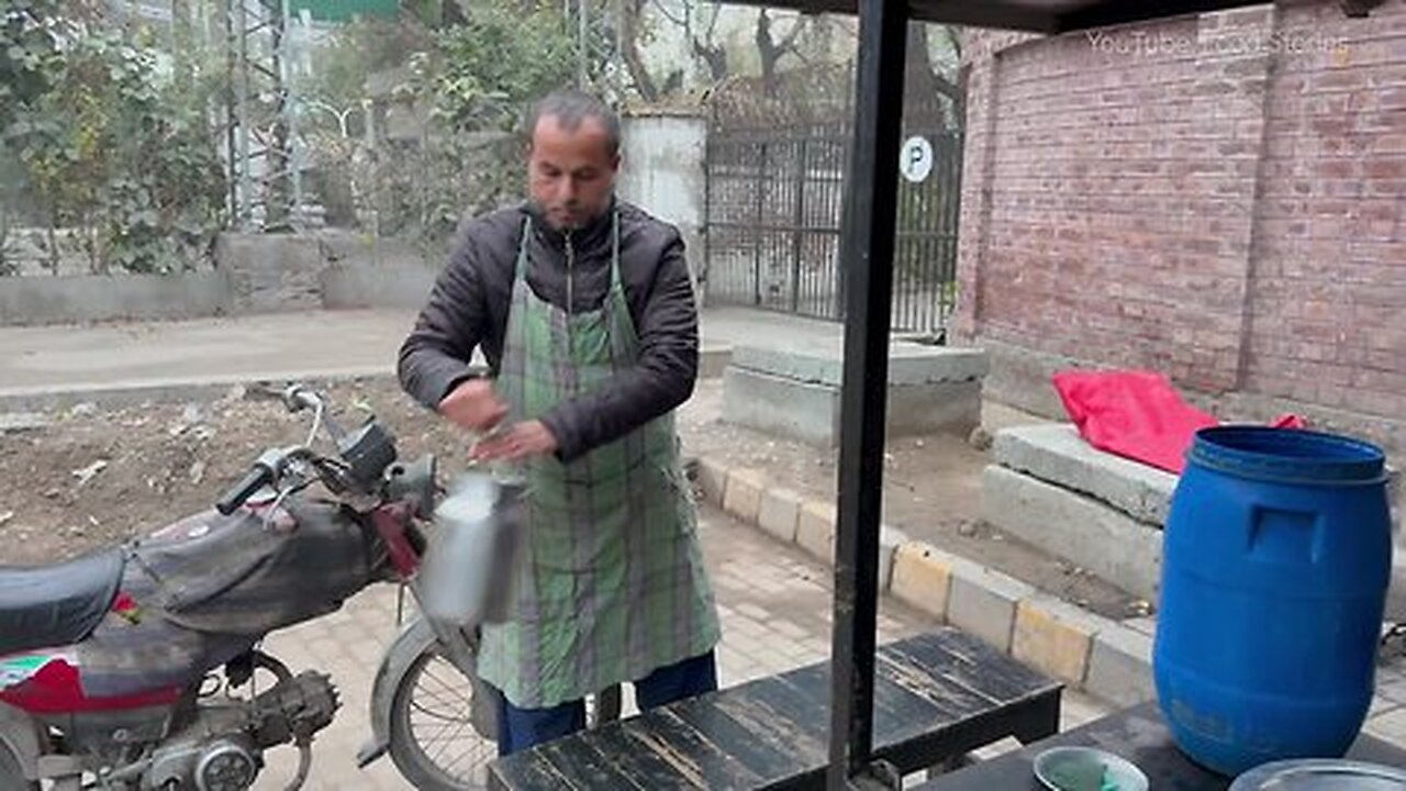 CHEAPEST DESI DHABA ON ROADSIDE WITH NON VEG & VEG FOOD ITEMS _ PUNJABI STREET FOOD LAHORE