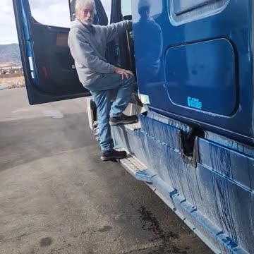 POS! HE KNOWS BETTER🤬🤬🤬 #truckdrivers #trucker #reallifetruckers