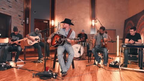 Cody Johnson - Travelin' Soldier (Acoustic)