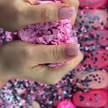 Shiny Ball Raxek: The Perfect Game for Stress Relief! 🧘‍♀️💥