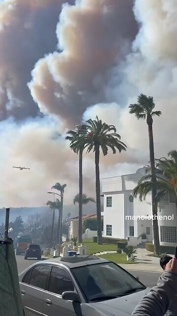 This is CRAZY footage taken of the Pacific Palisades Fire