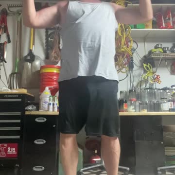 Move 2 of 16... Twisting Knee-Ups!