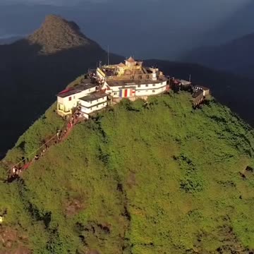 🌄 The Mysterious Summit ofAdam's Peak Sri Lanka's Most Spiritual Adventure!"