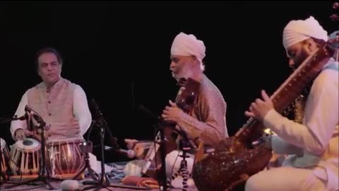 SURJEET SINGH---MESMERING SARANGI PERFORMANCE