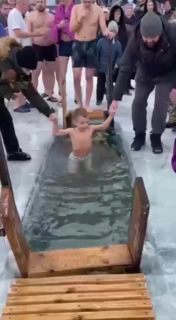 Slippery when iced 😂