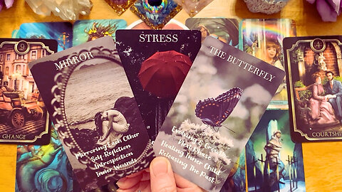 YOU'RE BOTH REALLY STRESSED OUT BUT CHANGE IS COMING! 🥰 COLLECTIVE LOVE TAROT READING ♥️