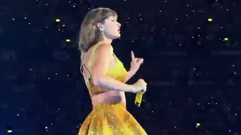 Taylor Swift: Shake It Off [Live 4K] (Gelsenkirchen, Germany - July 17, 2024)