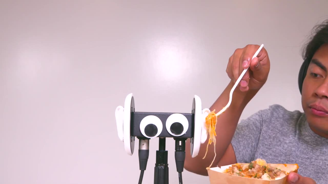 "ASMR Mukbang: Crunchy Jollibee Chicken Feast – My First Try!"