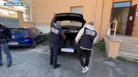 Droga nascosta nell'auto: arrestato ad Aprilia [VIDEO]