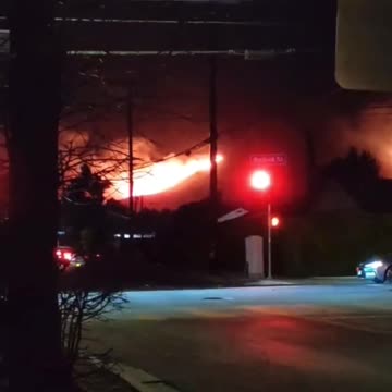 A Third Fire is now spreading in Los Angeles County near Sylmar