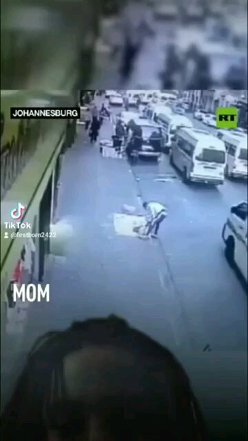 Whats going on here?👀🤔