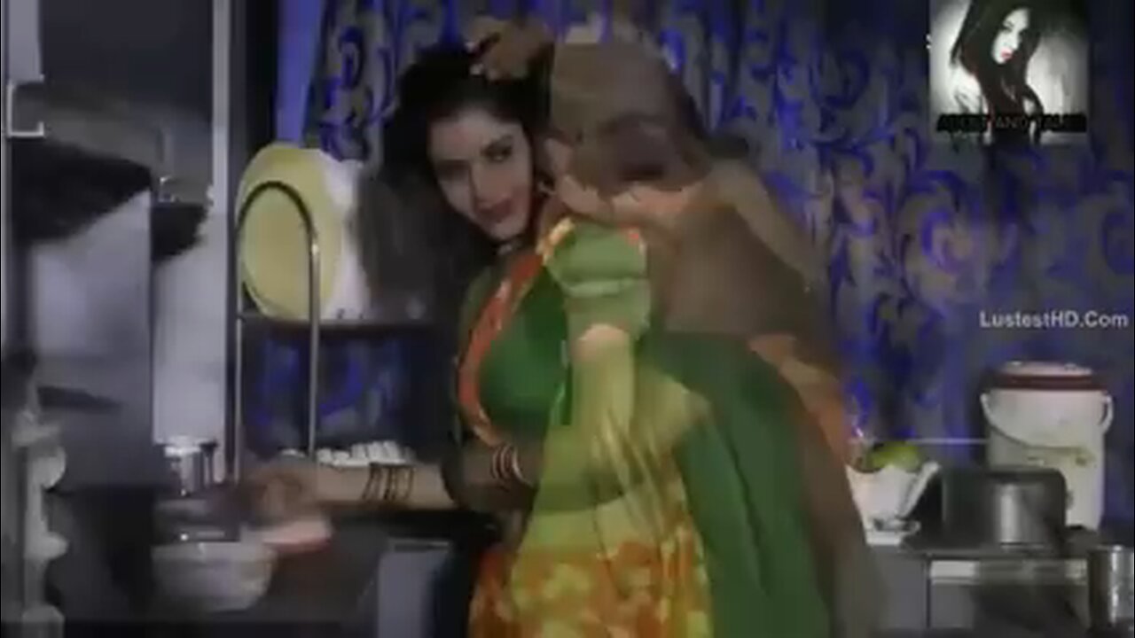 Hot Desi Bhabi With Big Boobs