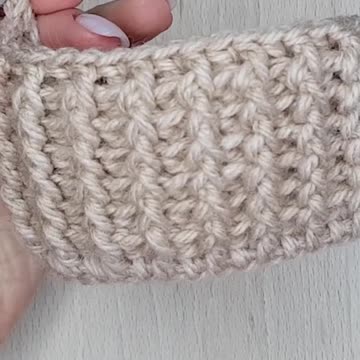 Super simple crochet pattern for a warm women's sweater