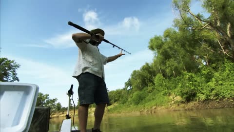 Alligator Gar Bites Jeremy Wade! | ALLIGATOR GAR | River Monsters