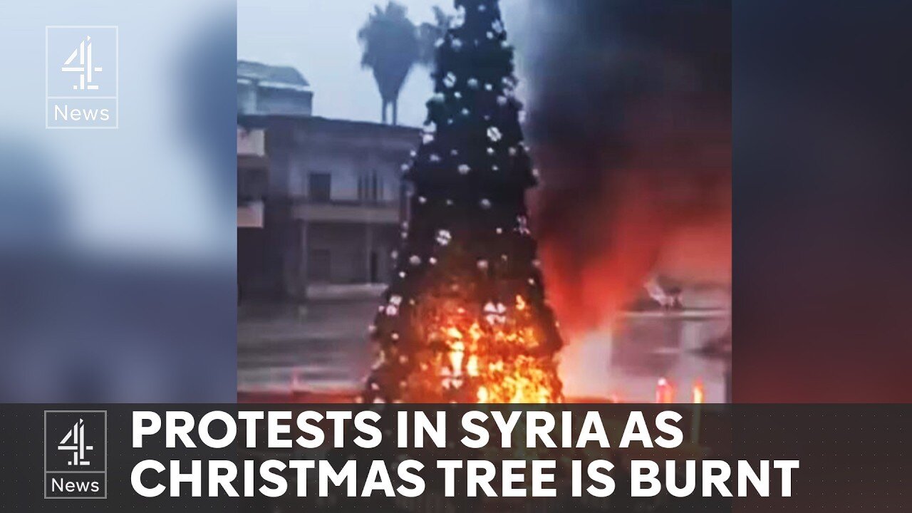 Hundred protests in Syria after Christmas tree set alight