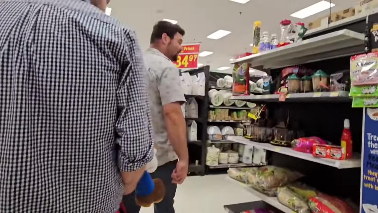 Farting Around people [3vkrale31mk]
