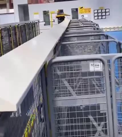 Online stores replacing their human workforce with robots and artificial intelligence