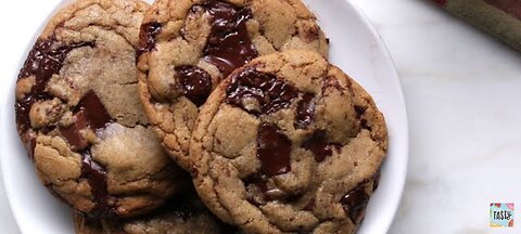 The Best Chewy Chocolate Chip Cookies