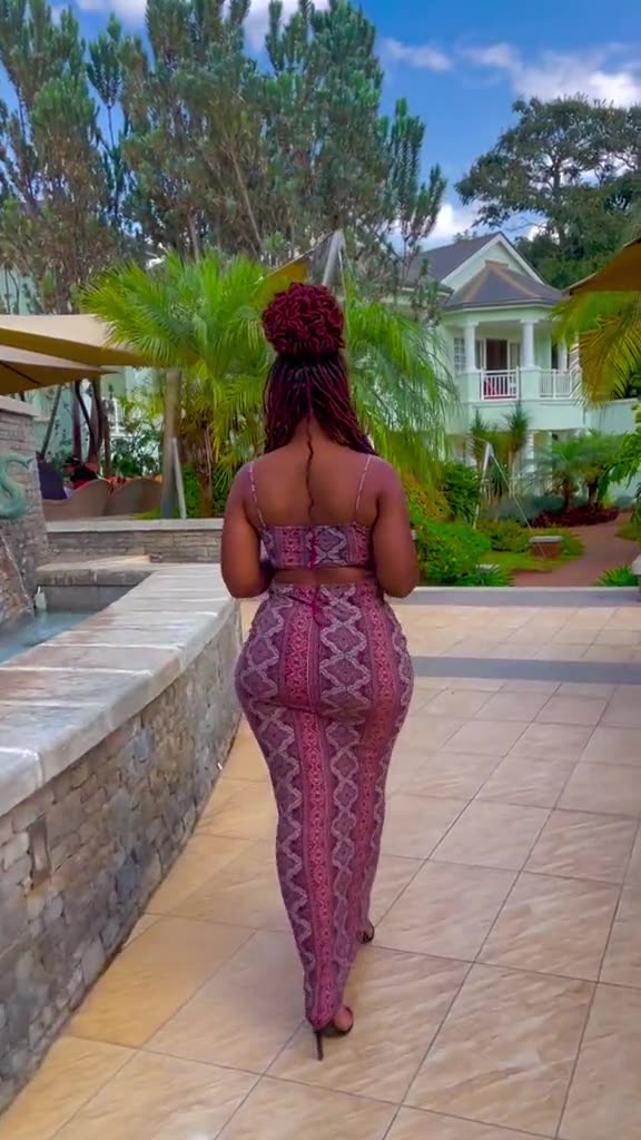 Curvy Thick Azz Is Good.