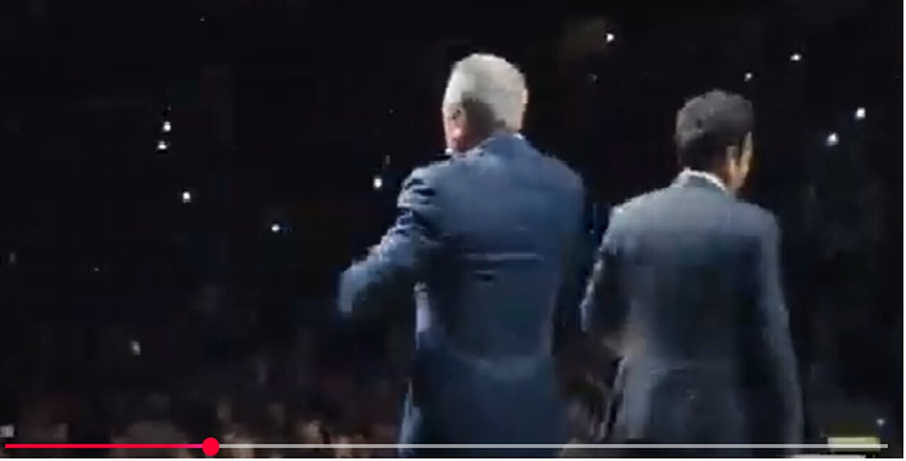 RFK Jr. Receives Absolutely Thunderous Applause From Huge Crowd, America Loves Bobby!