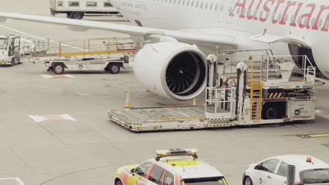 Austrian beauty spotted on London Heathrow ❤️✈️ #austrianairlines #planespotting #planelovers