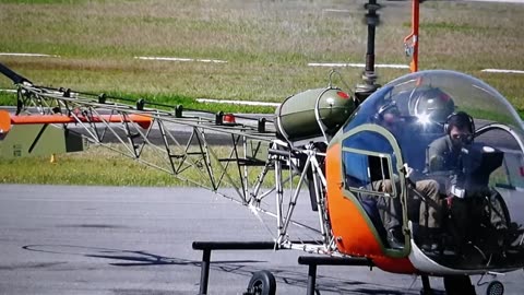 Bell 47-Start Up & Lift Off