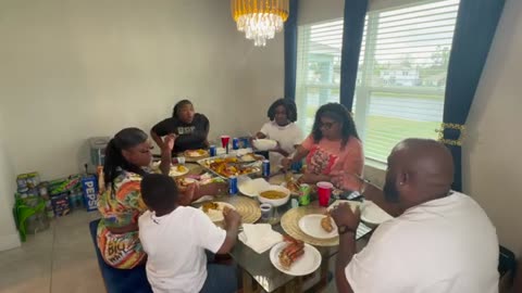 SEAFOOD MUKBANG, JOKES, LAUGHS, AND FAMILY TIME WITH DGF *SEAFOOD SUNDAY*