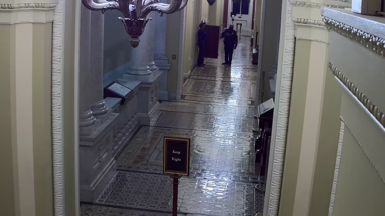 0305USCS03SenateGalleryWestnearS324_2021-01-06_23h00min01s280ms.mp4