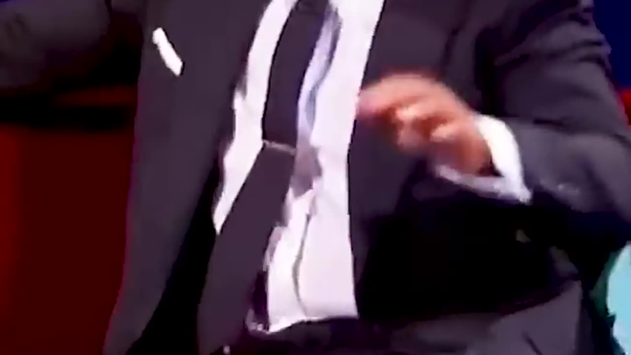 Hilarious 5-Year-Old Roasts His Family's Age In Comedy Routine!