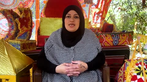 Gazan woman turns aid cartons into colorful Ramadan lanterns