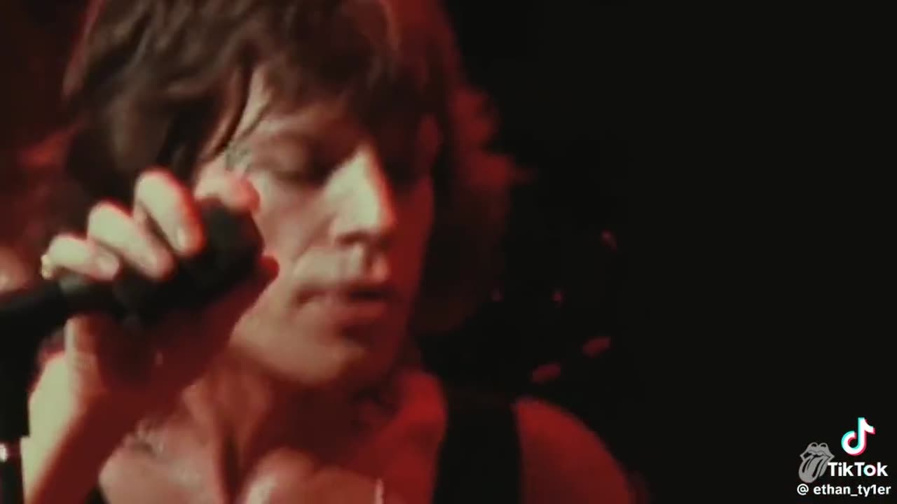 Happy ~ The Rolling Stones ( Live )