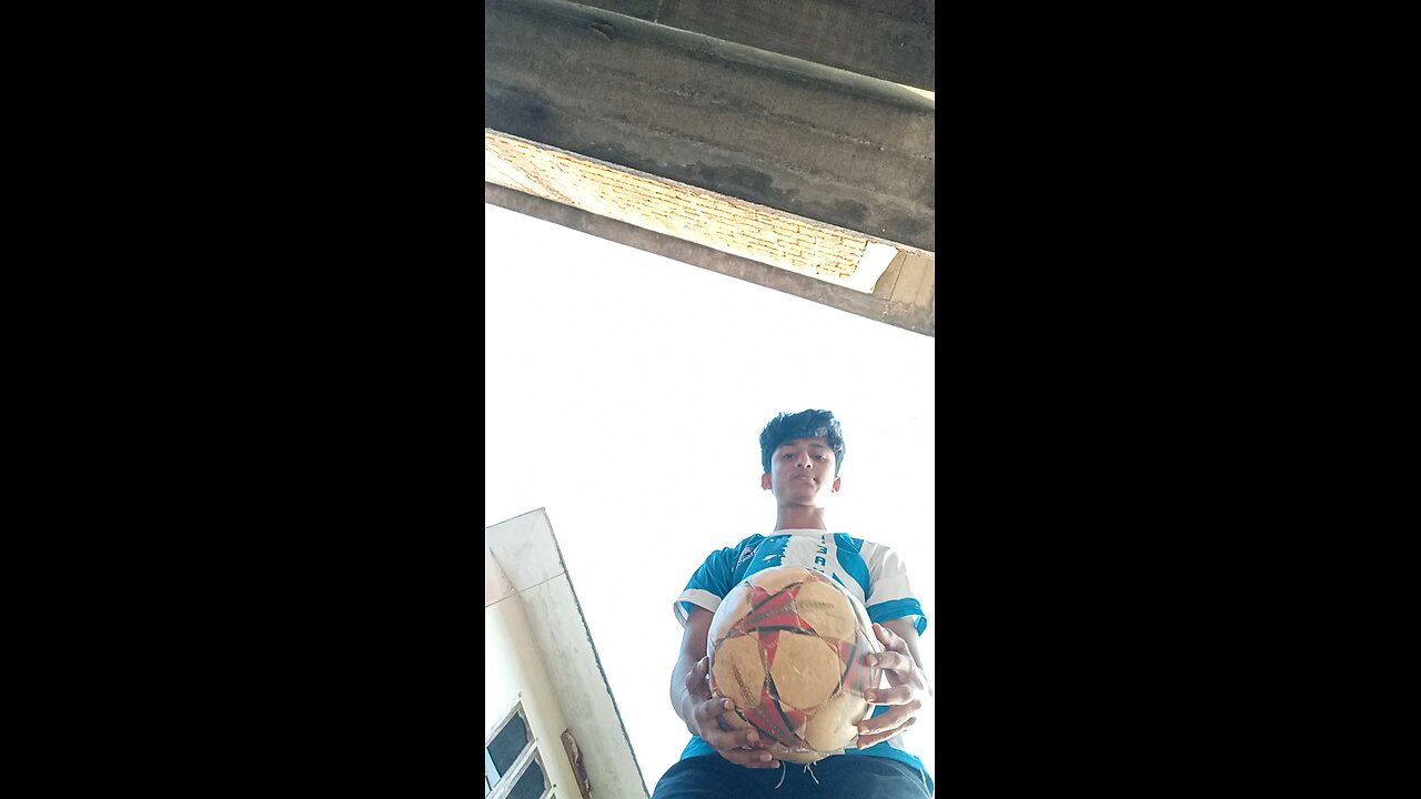 juggle the ball