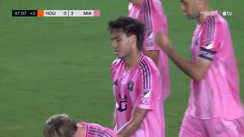 Major League Soccer - TELASCO SEGOVIA IS ON FIRE! 🔥