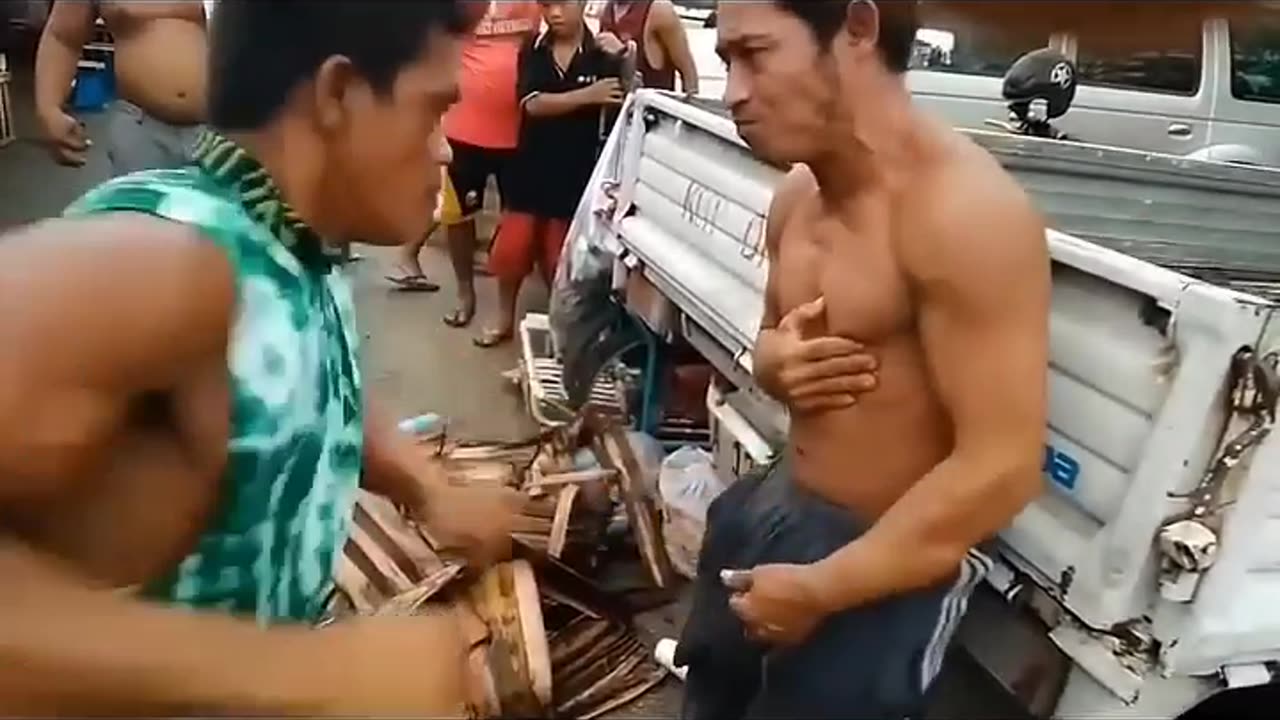 VERY CRAZY, HITTING THE BODY WITHOUT A TRAINER